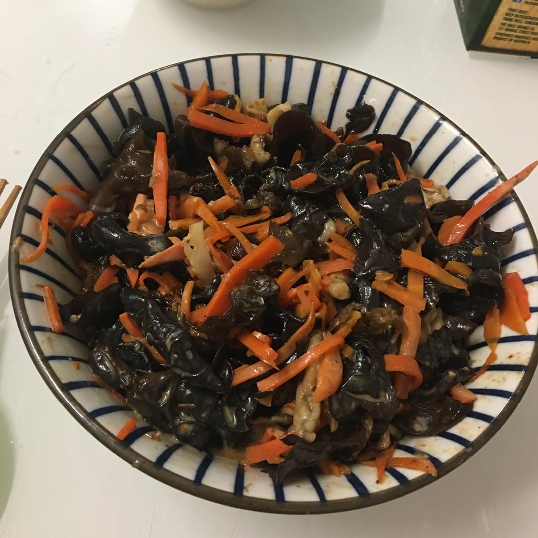 凉拌胡萝卜黑木耳