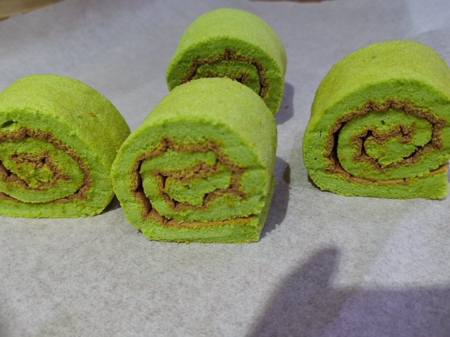绿蛋糕(新加坡绿蛋糕；斑斓蛋糕卷；香兰蛋糕)