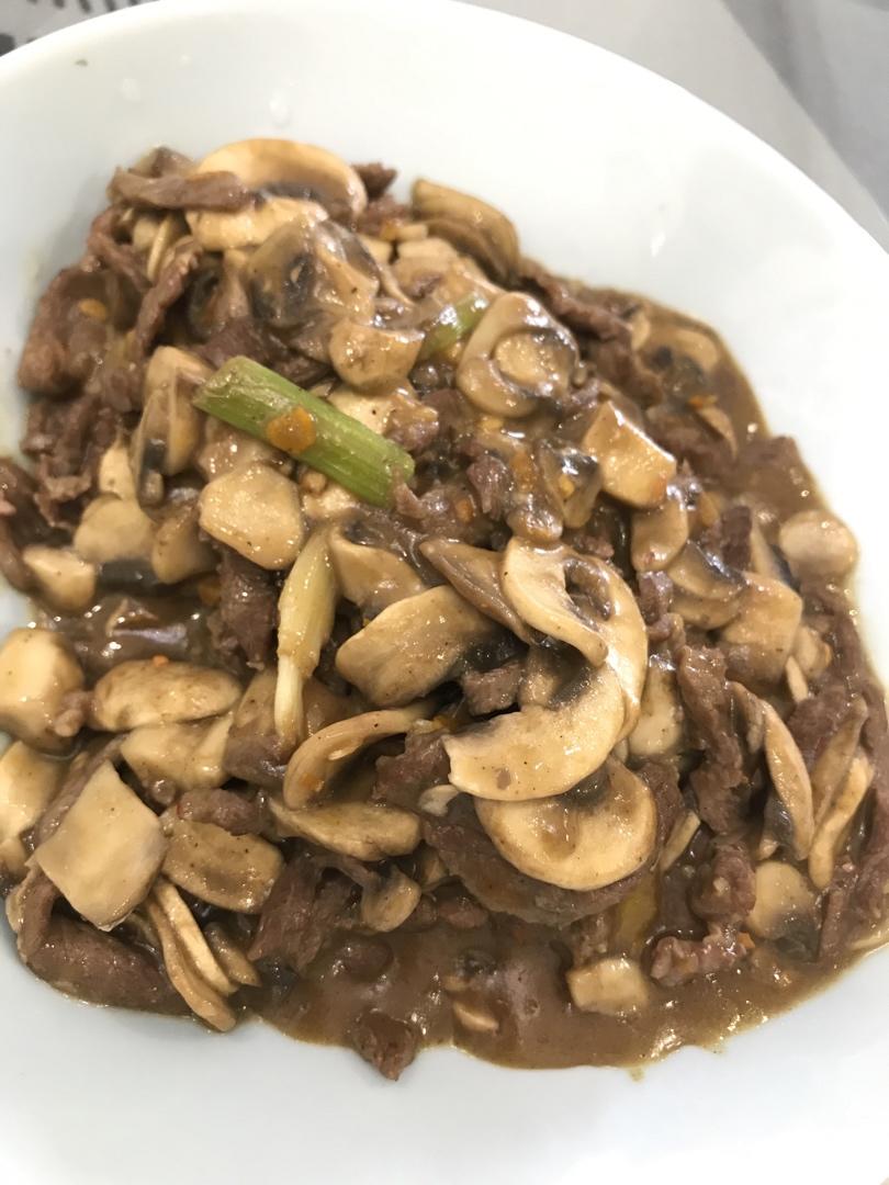 酱炒蘑菇牛肉
