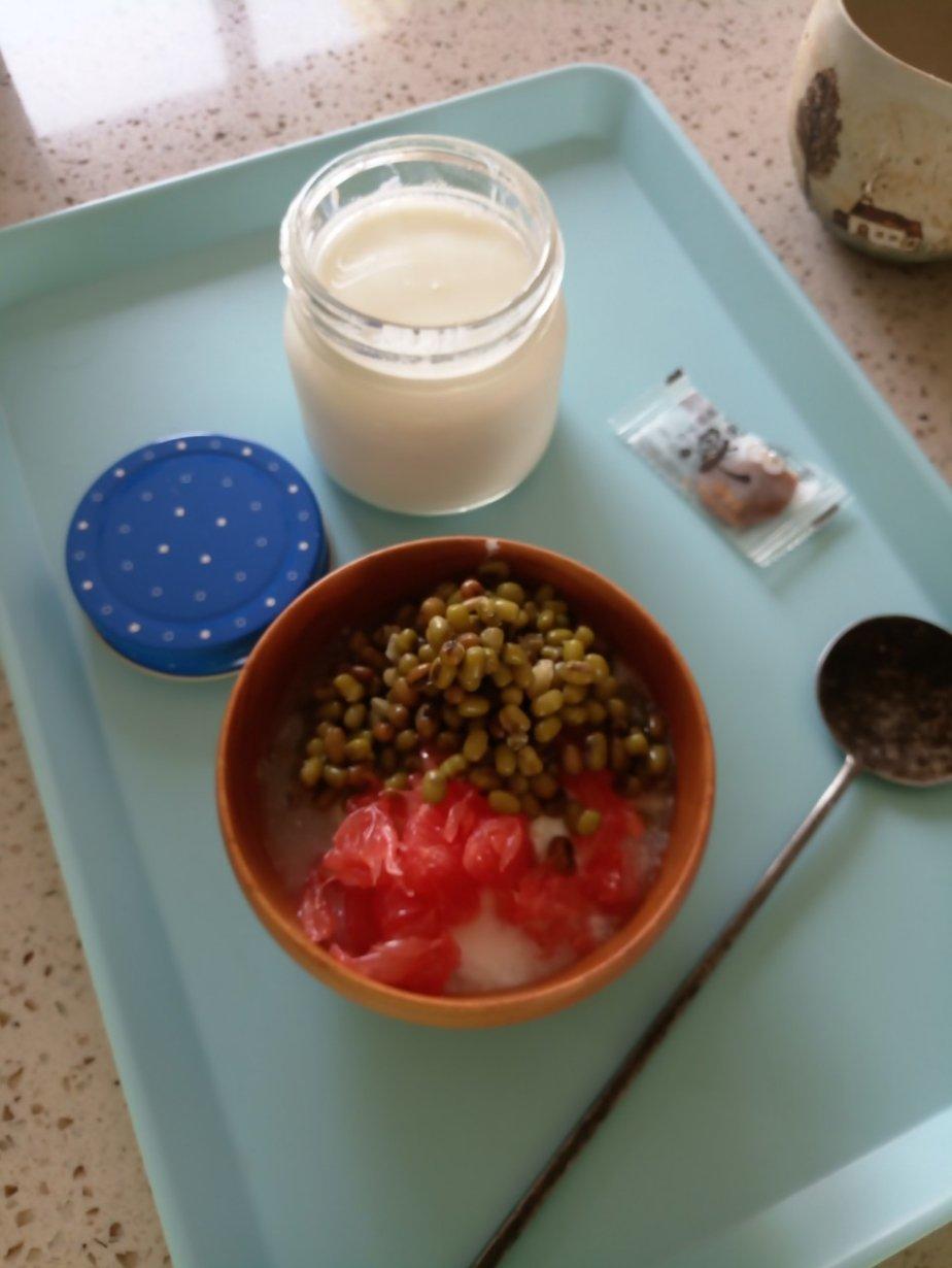 里海酸奶——可能是最好吃的酸奶，也可能是最长的菜谱名