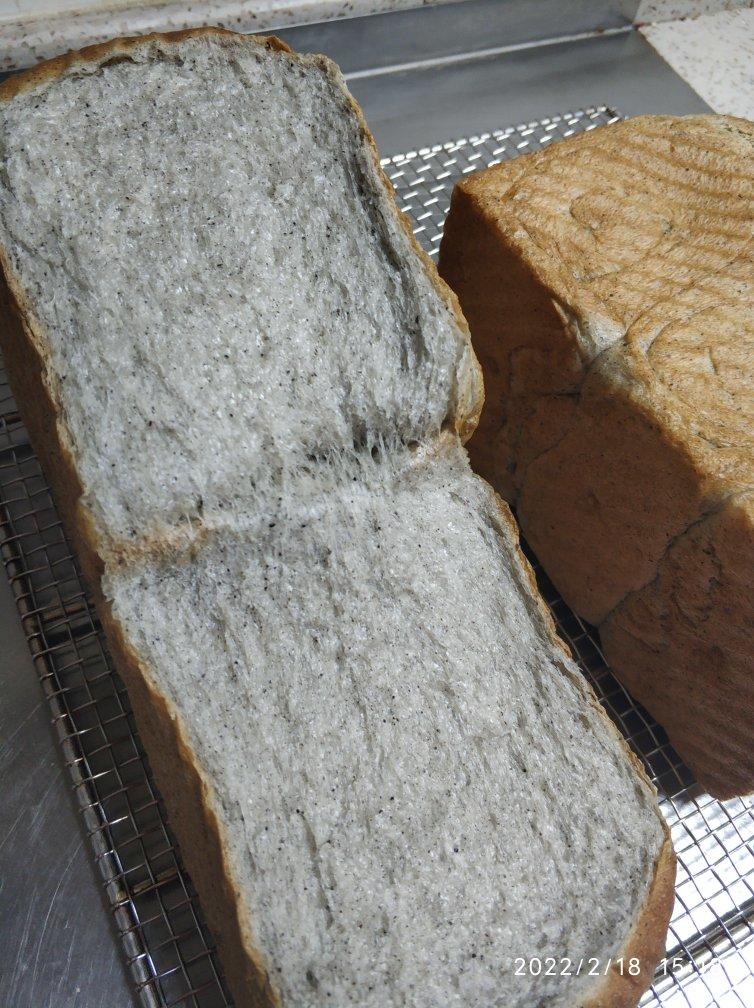 黑芝麻奶酪吐司