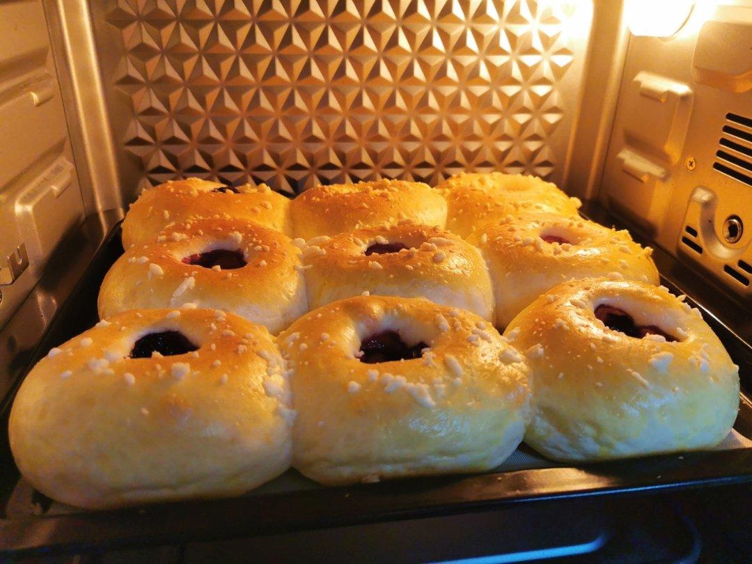 蓝莓蓝莓我爱你～蓝莓爆浆面包