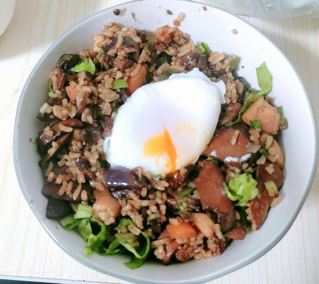 牛肝菌牛舌笋丁饭