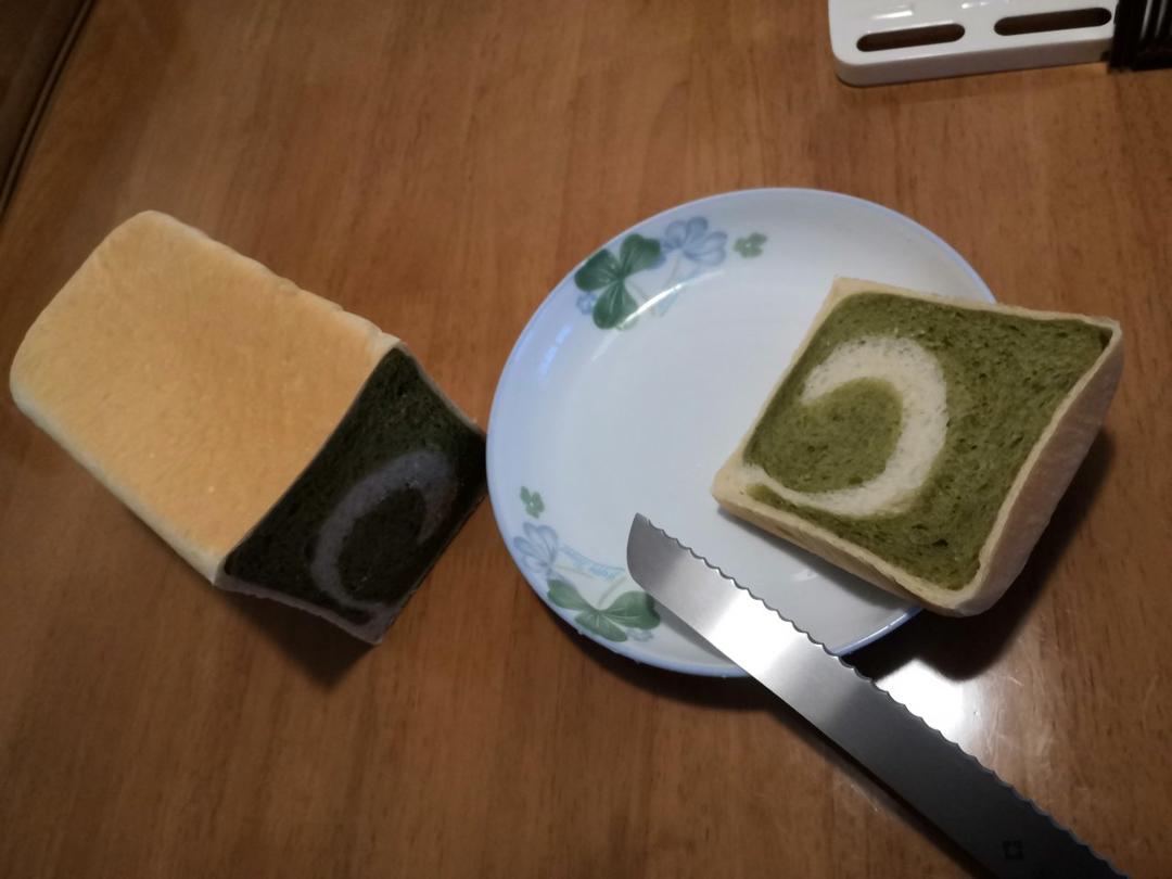 清香柔软的抹茶红豆吐司