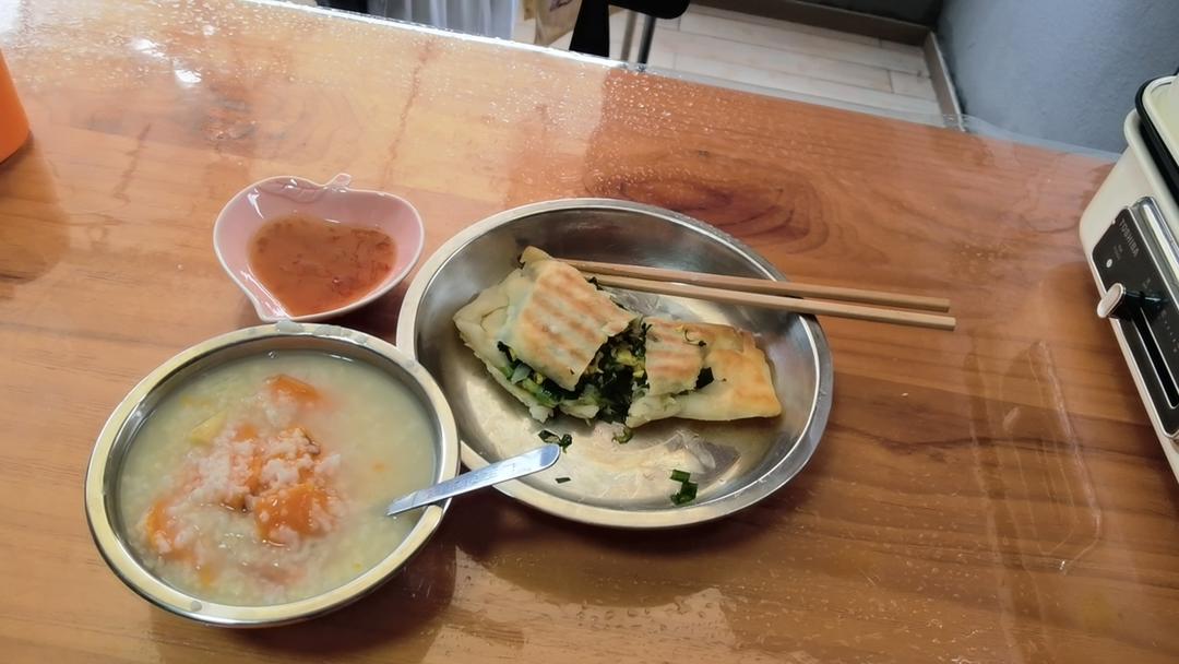 懒人版韭菜鸡蛋合子