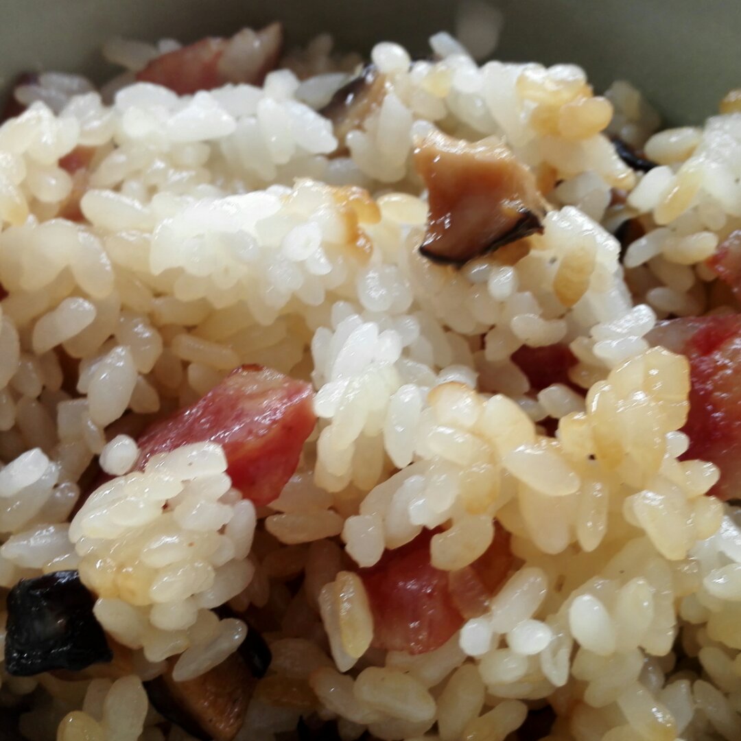 电饭锅版香菇腊肠饭