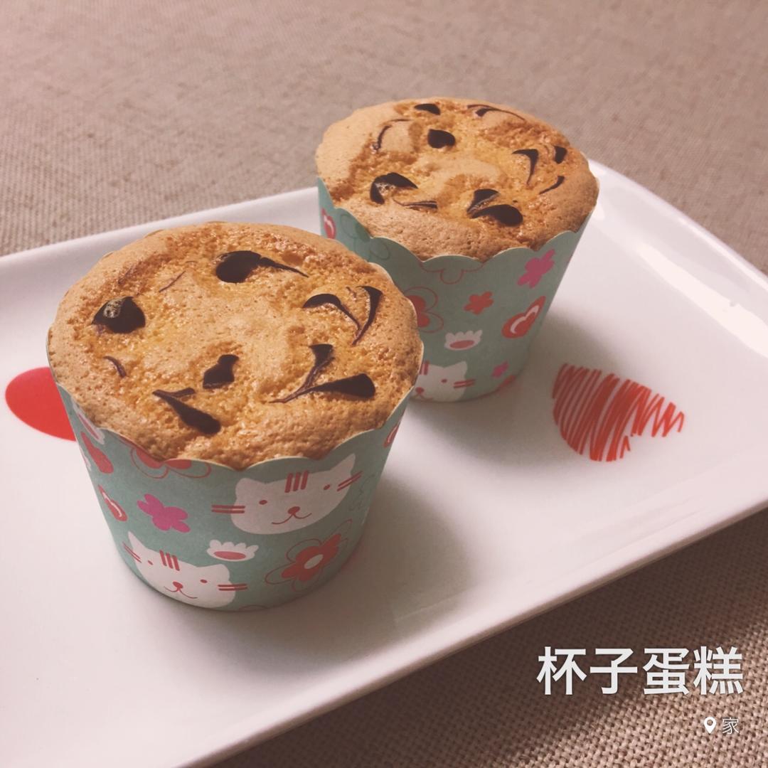 拉花纸杯蛋糕