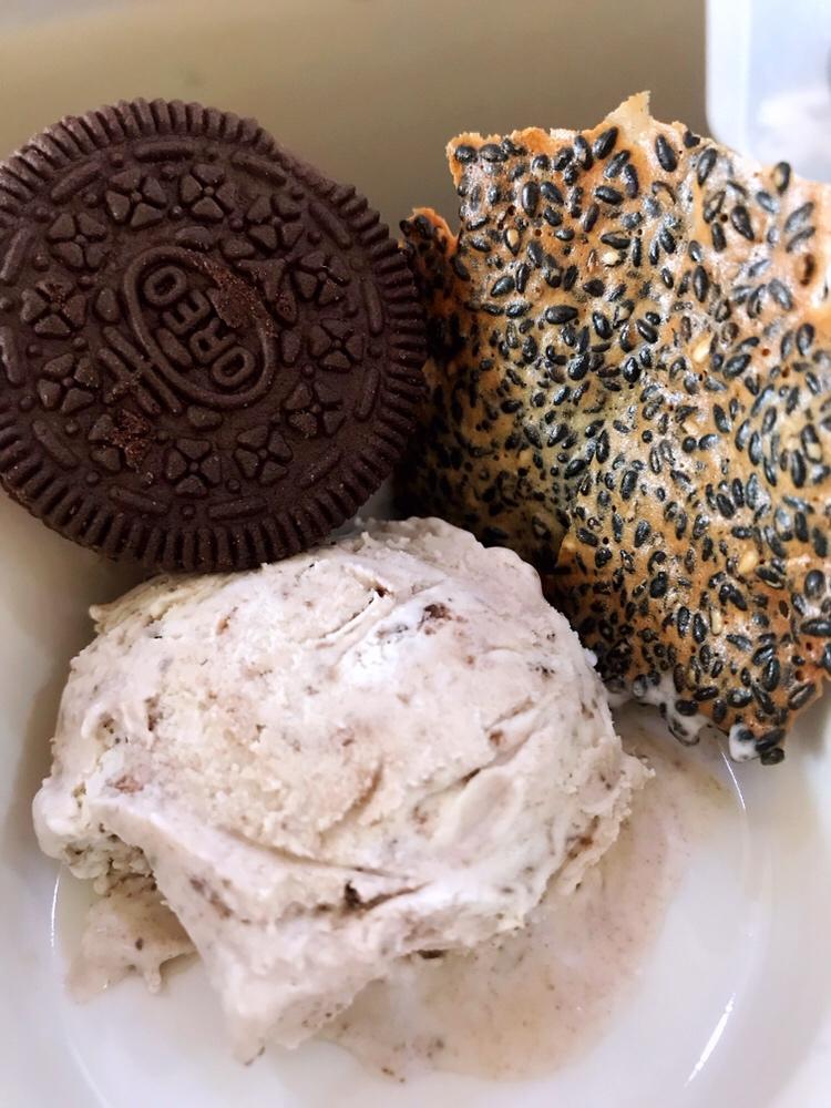 无蛋黄、无冰渣、简单易做完胜甜品店的奥利奥香草冰淇淋