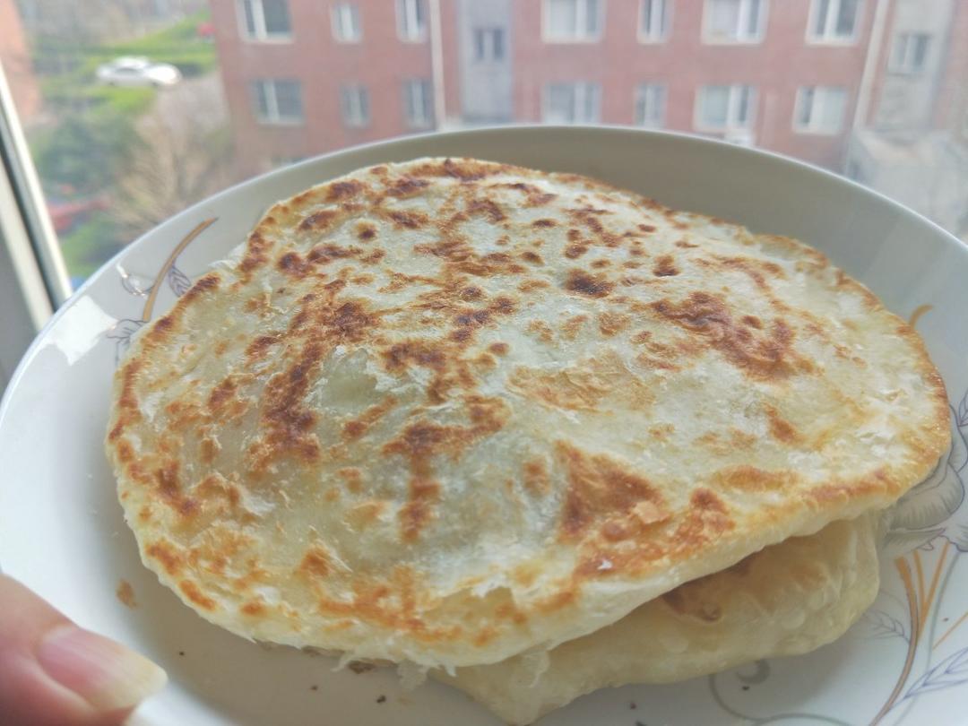 烙饼不硬的小窍门 掌握了你也能看出柔软多层凉了不硬的小油饼