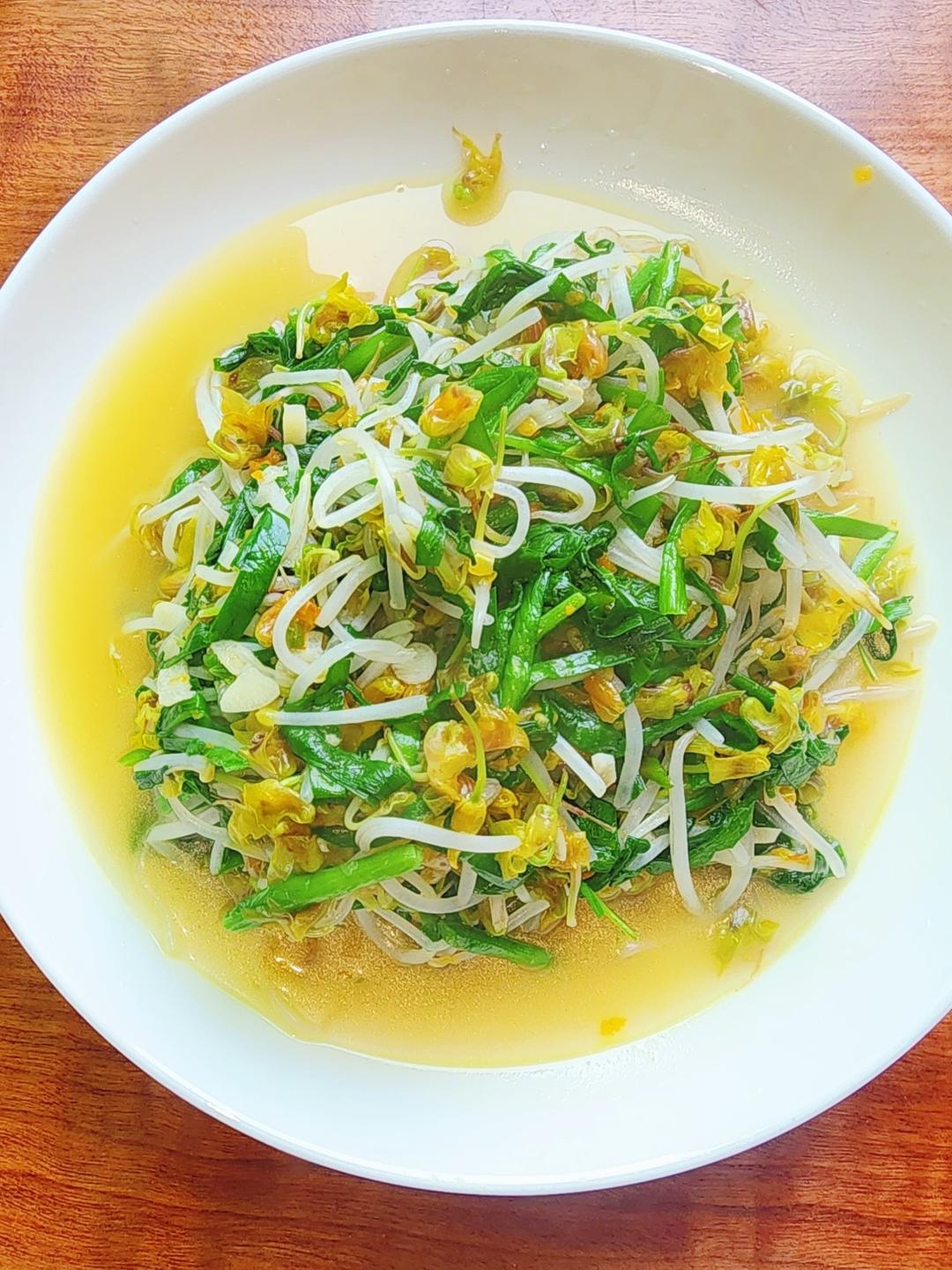 春日食鲜：韭菜豆芽炒石斛花的做法