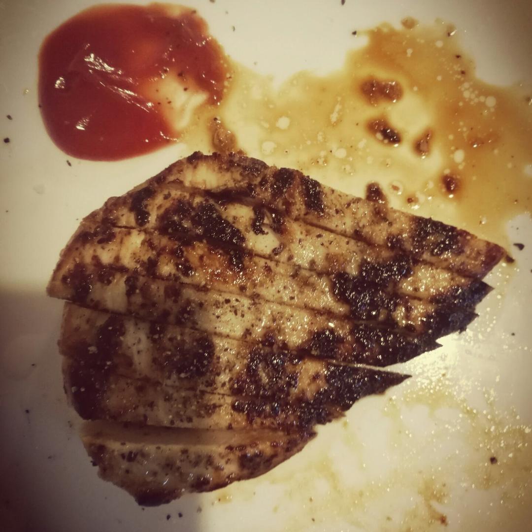 酷炫屌炸天好吃的煎鸡胸肉（香蒜蜂蜜煎鸡胸肉）