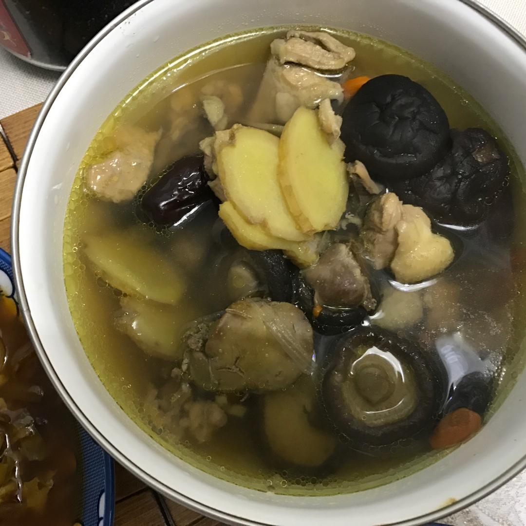 炖鸡汤(炖鸡汤怎么炖好吃又好喝)