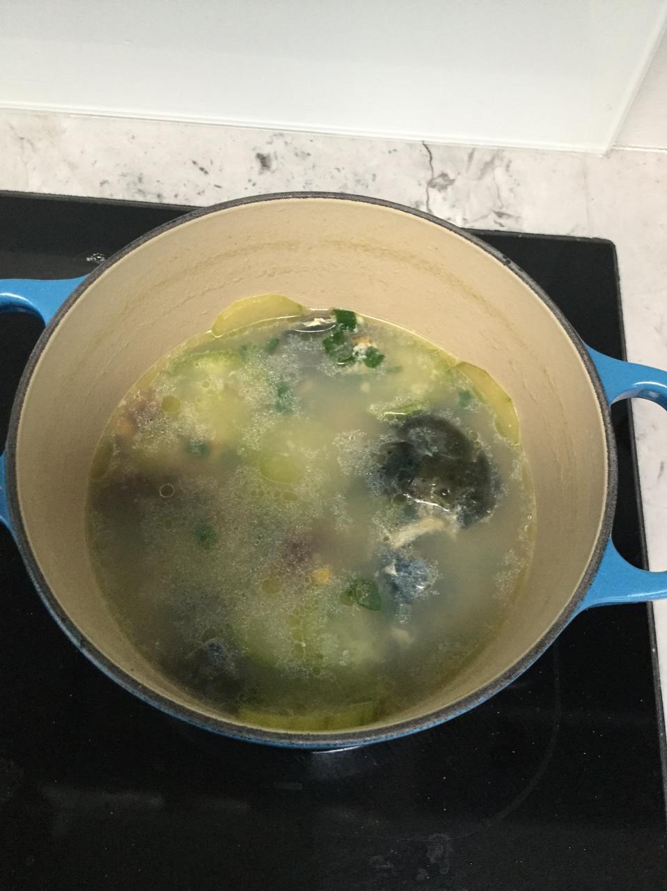 皮蛋黄瓜汤