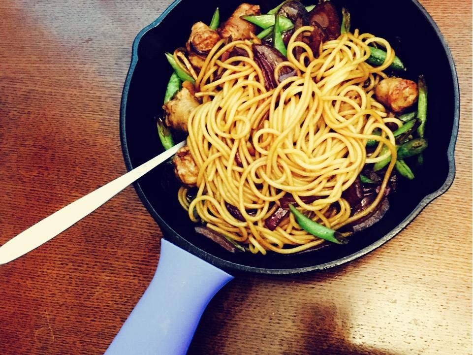 中式意面（Lodge铸铁锅版）的做法