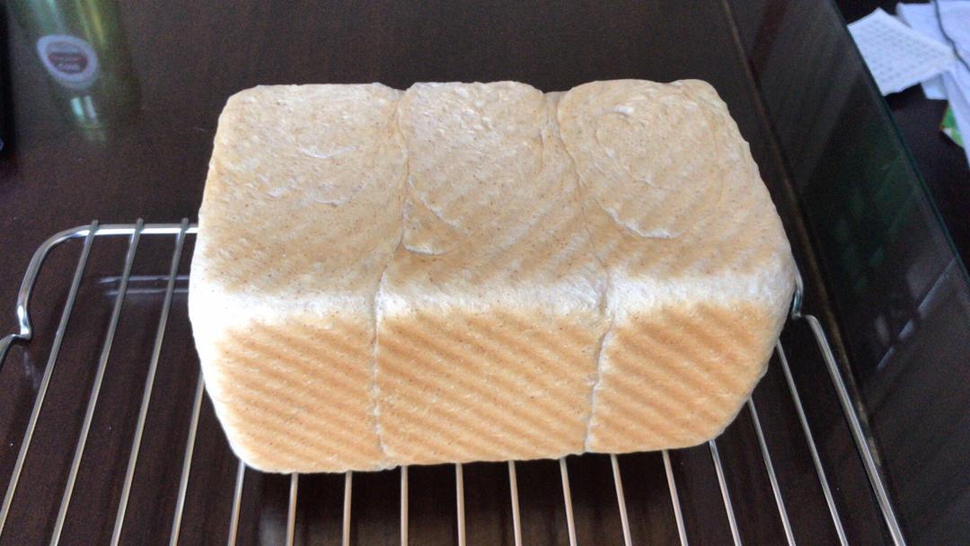 牧场鲜奶吐司