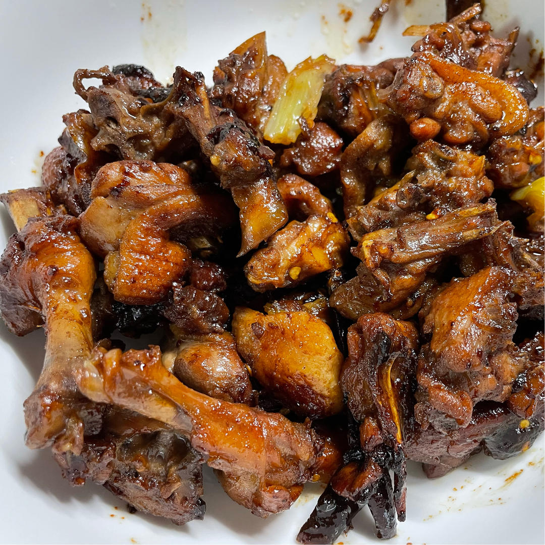 传统正宗的啤酒鸭配方和做法，鲜嫩香浓，只需炒千万不要焯水