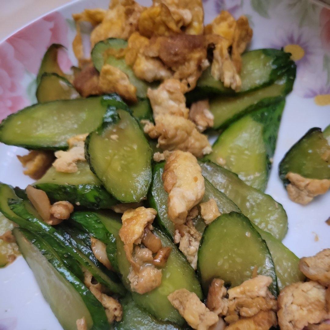 🔥🔥🔥一人一盆都不够吃的黄瓜炒鸡蛋