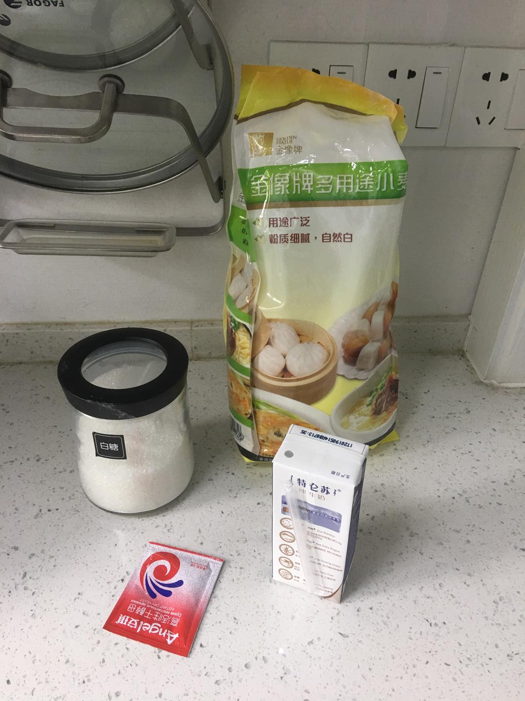 纯奶手撕吐司的做法 步骤1