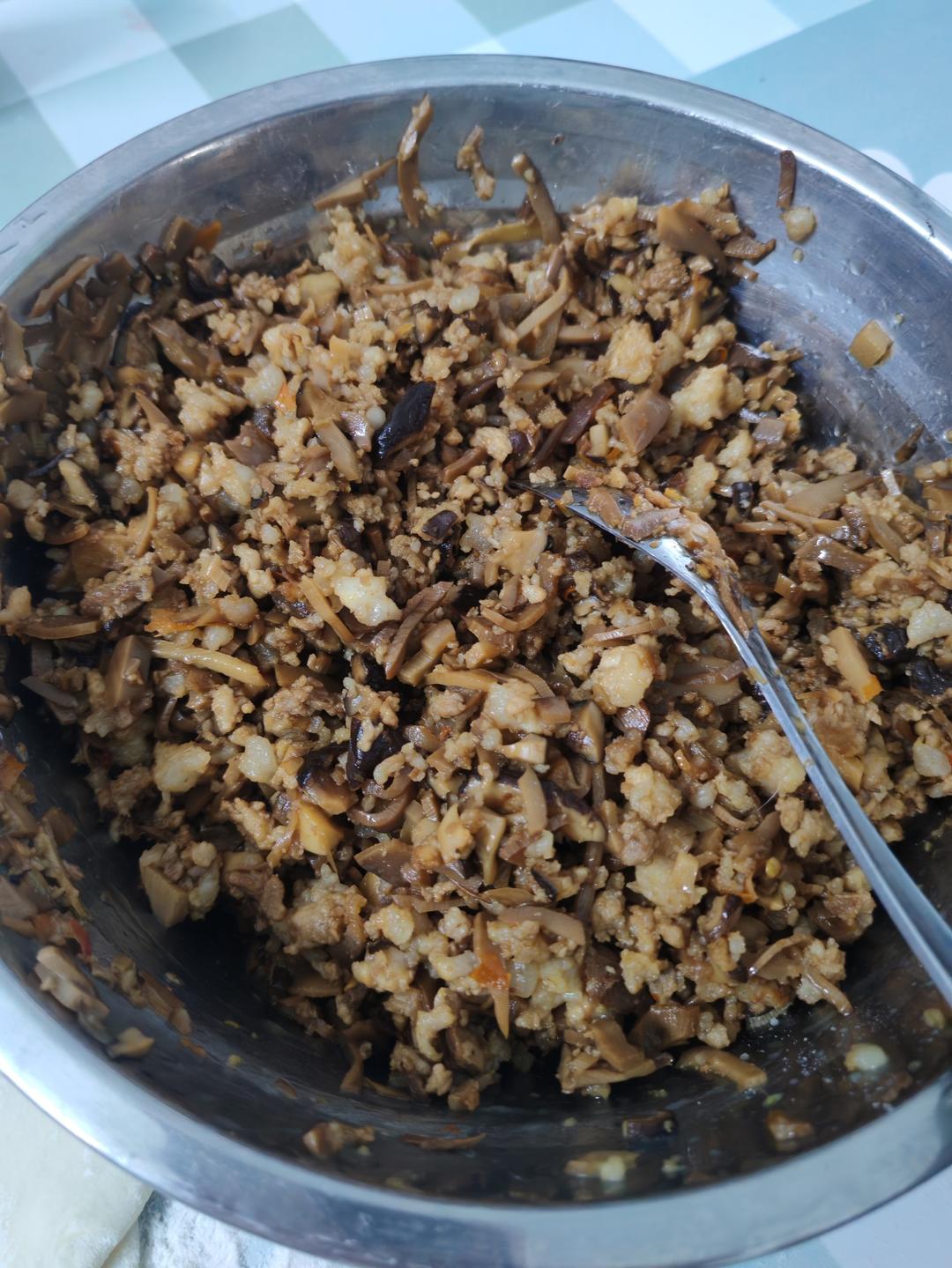 超好吃的笋丁酱肉包！