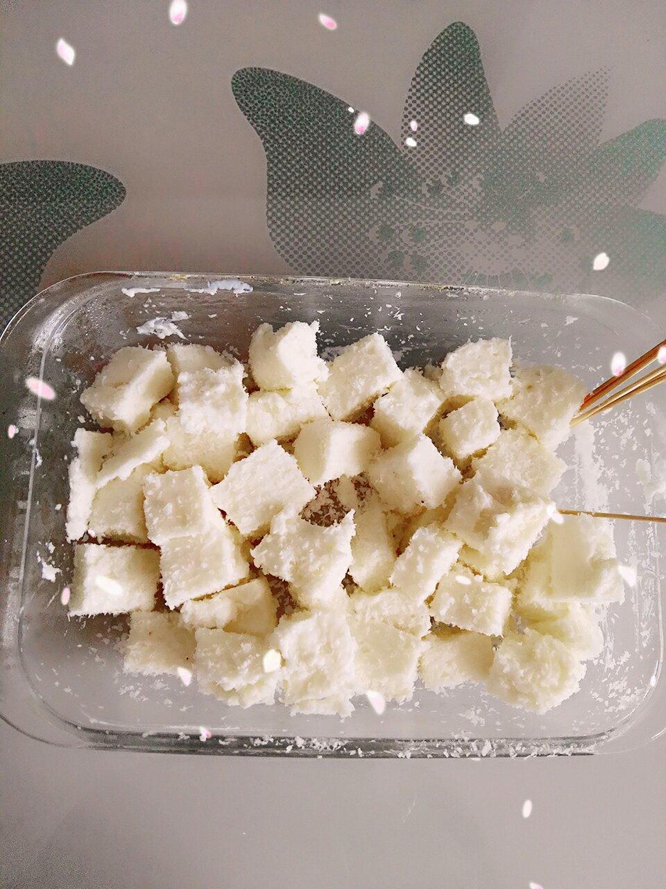 完胜85度C牛奶椰丝小方