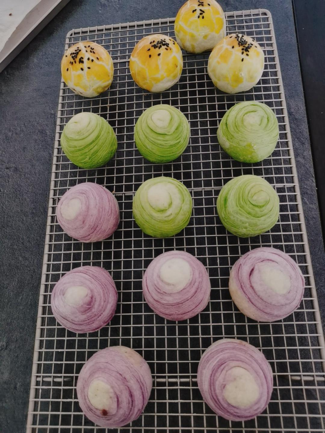 蛋黄酥~紫薯、抹茶、原味~花好月圆，中秋快乐~内附一次做六色蛋黄酥方法~