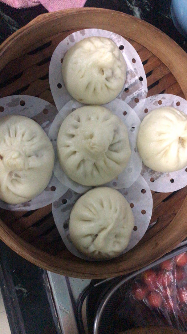 鲜美多汁的洋葱牛肉包子