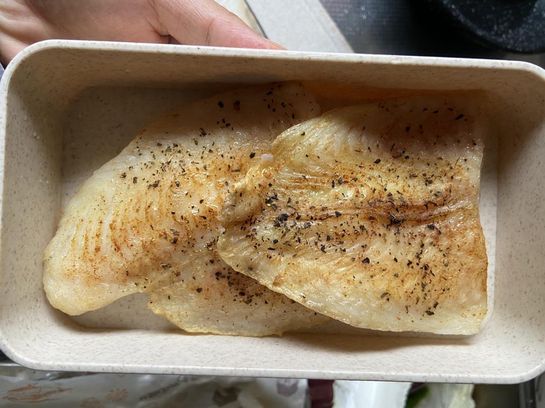 减脂餐~锡纸烤巴沙鱼