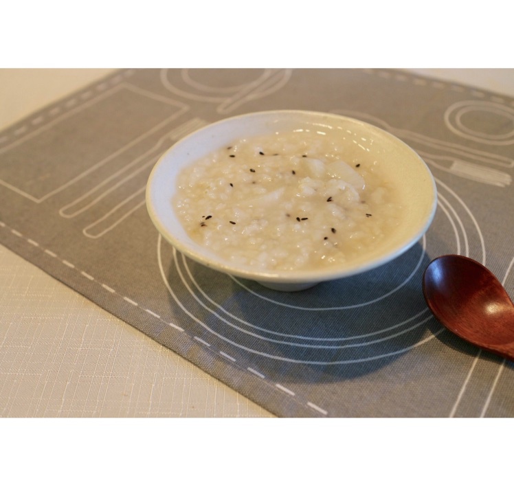 节气好食：山药黑芝麻粥