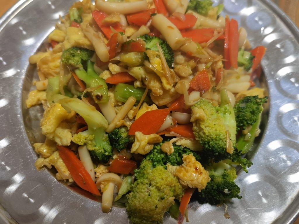 好吃好看‼️还刮油‼️的菌菇炒时蔬
