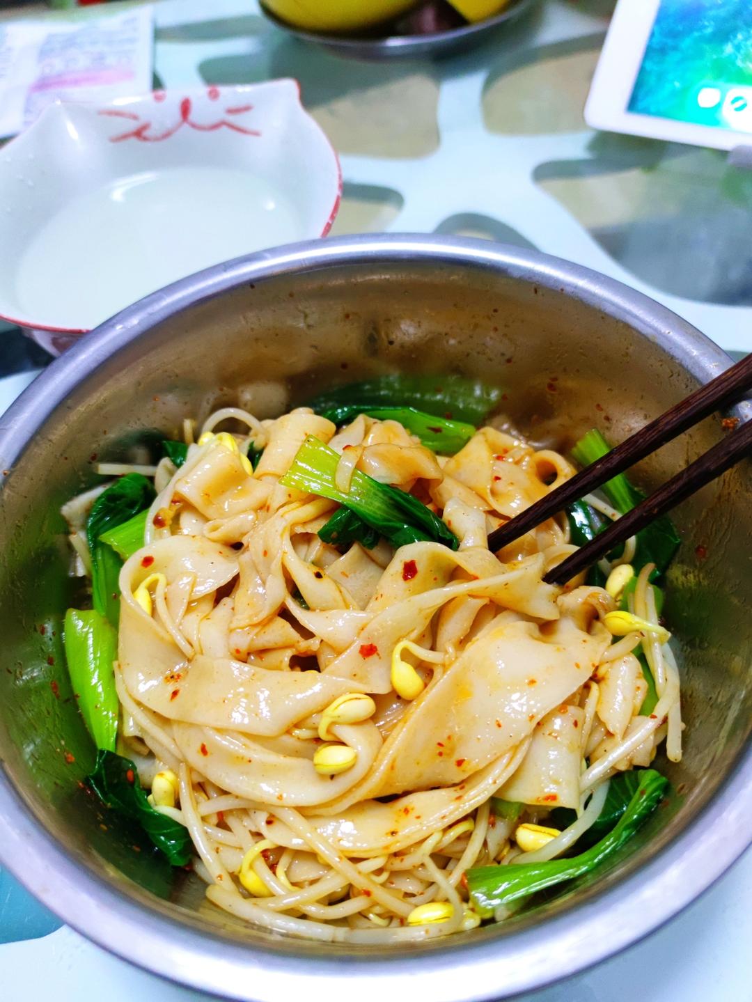 陕西正宗油泼面，简单快手，好吃到灵魂出窍