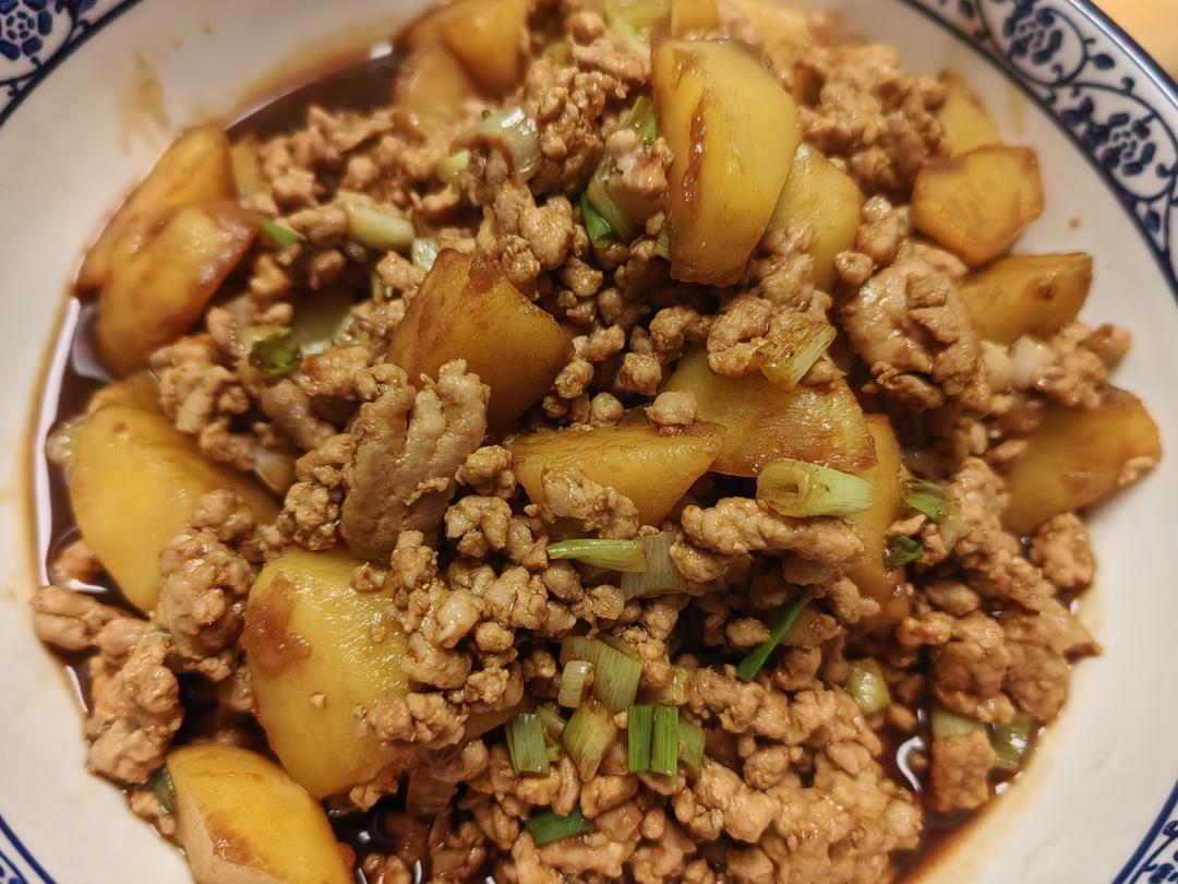 超级下饭的肉沫炒土豆！