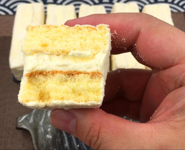 老奶油蛋糕,一口咬下去,满满小时候的味道,让人食指大动。的做法