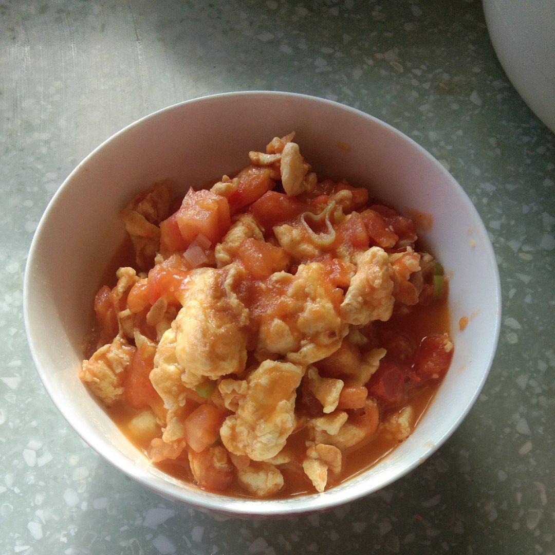西红柿炒鸡蛋时，多加这一步，鸡蛋香嫩又入味