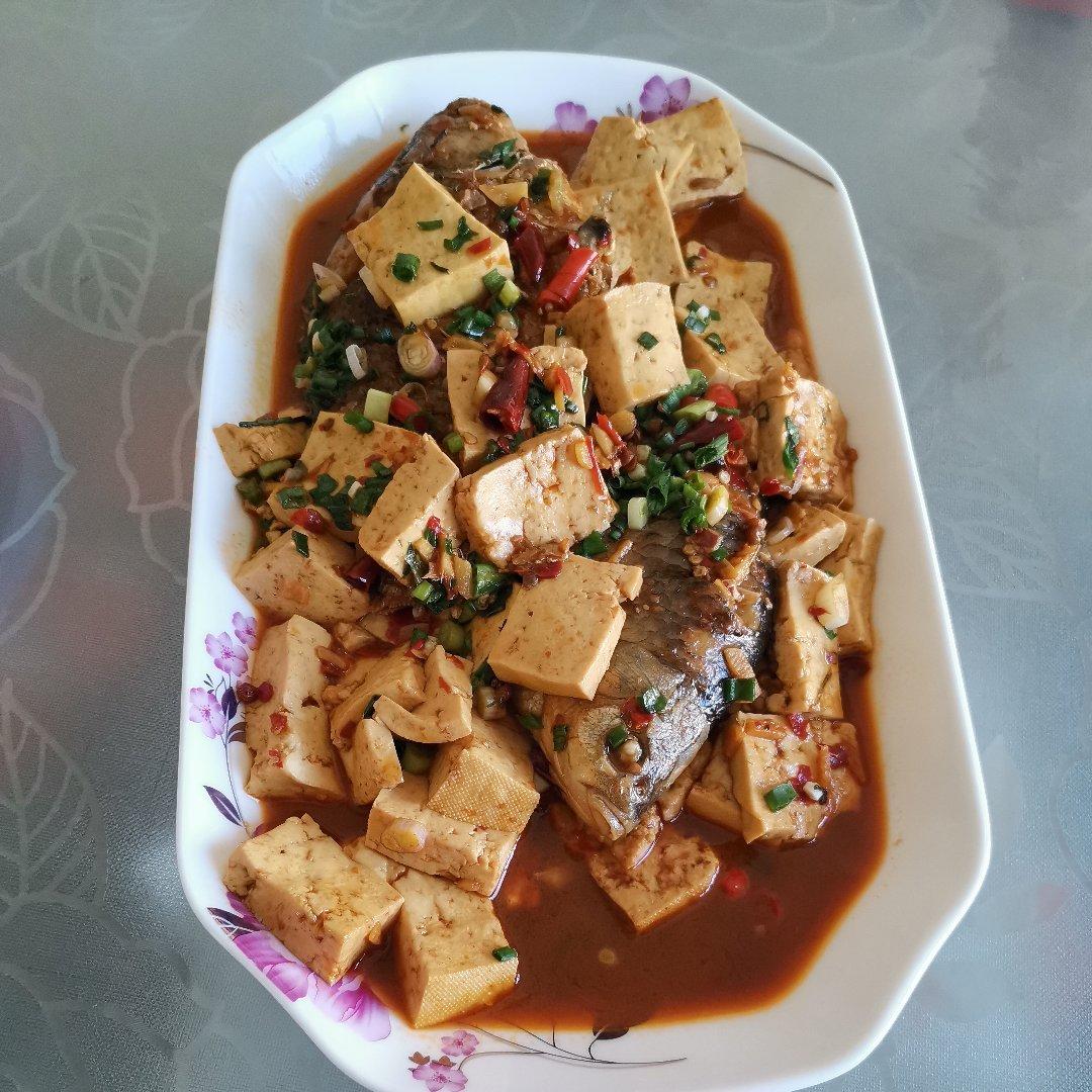 豆瓣鲫鱼炖豆腐