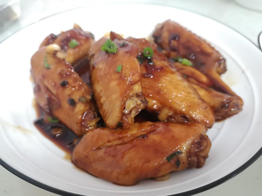 厨师长教你：“可乐鸡翅”的家常做法，味道鲜嫩可口，先收藏起来