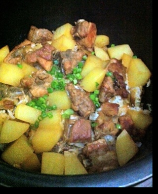 喷香排骨焖饭（爆好吃）