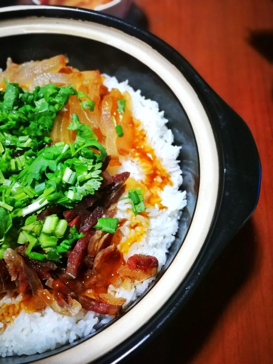腊味砂锅饭