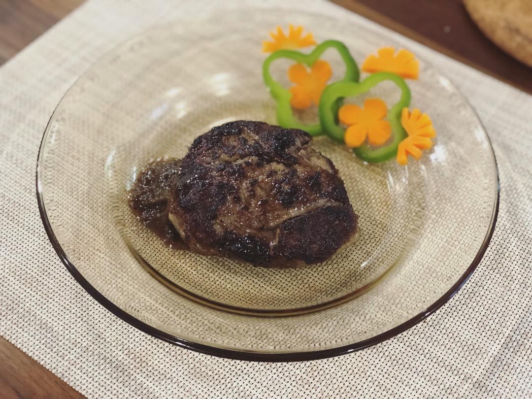 黑椒牛肉饼