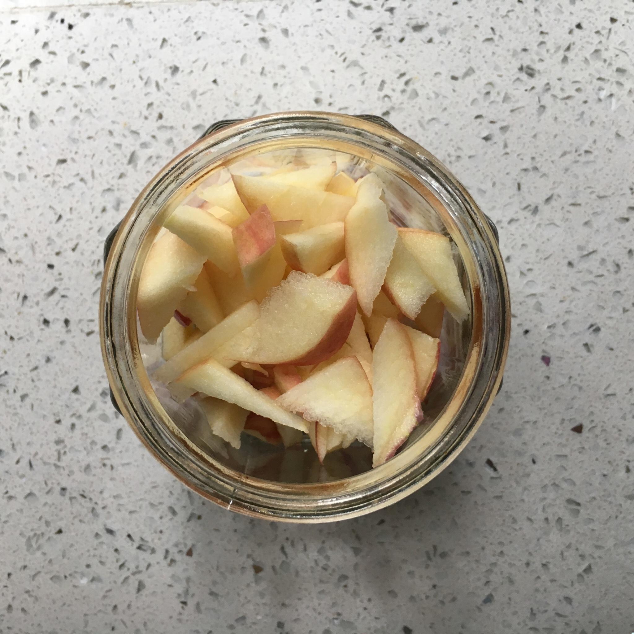 苹果酵母液的做法 步骤1