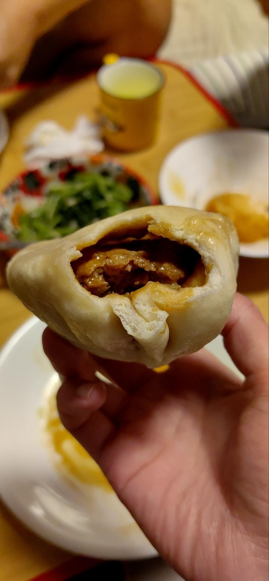 松软多汁的肉包子