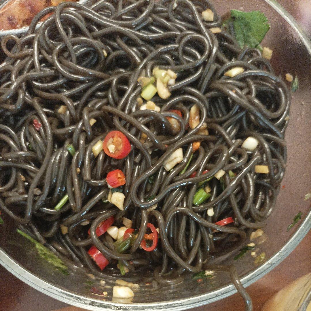 酸辣蕨根粉！