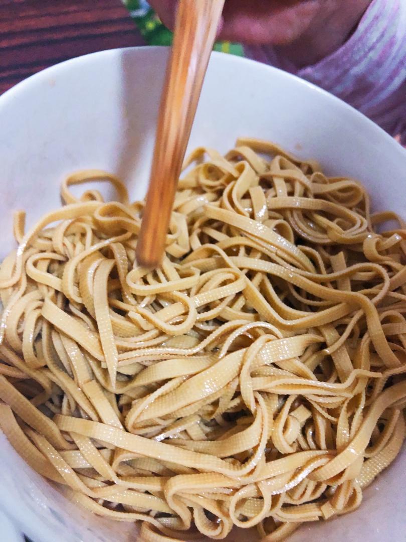 堂妈小厨——炝拌豆腐皮