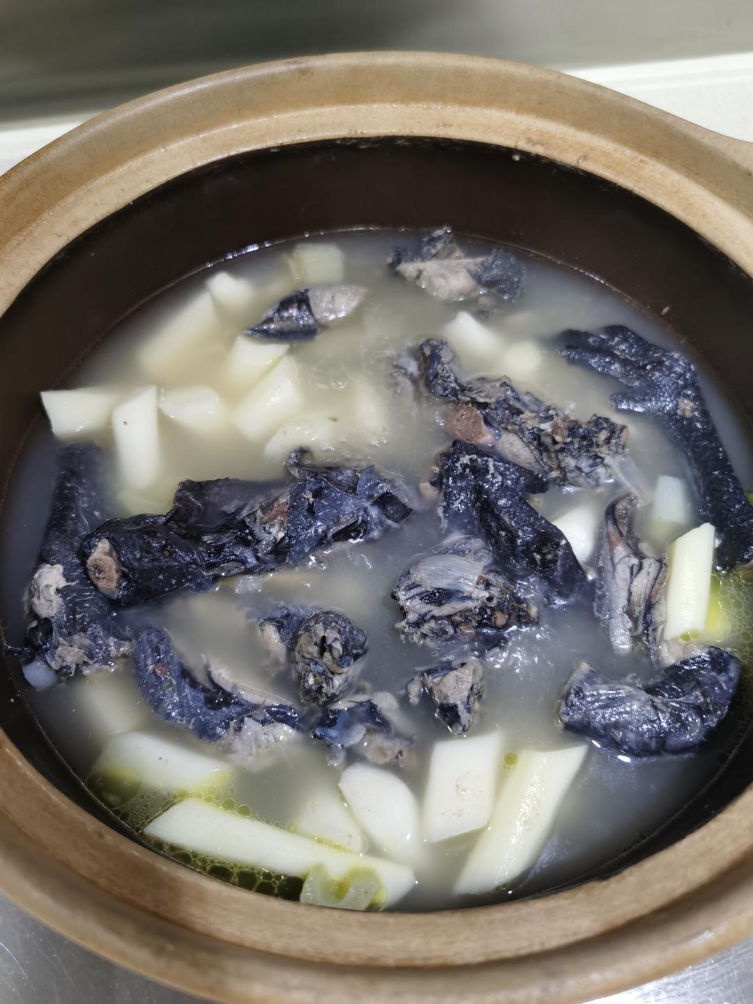 山药枸杞乌鸡汤