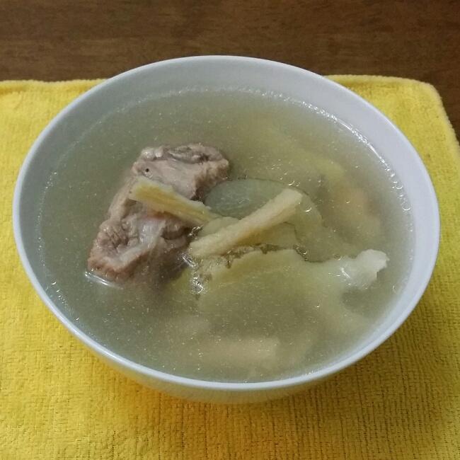 沙参玉竹麦冬猪骨汤——立秋后滋补靓汤的做法