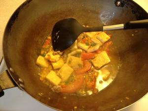 三色彩椒烧豆腐的做法 步骤5