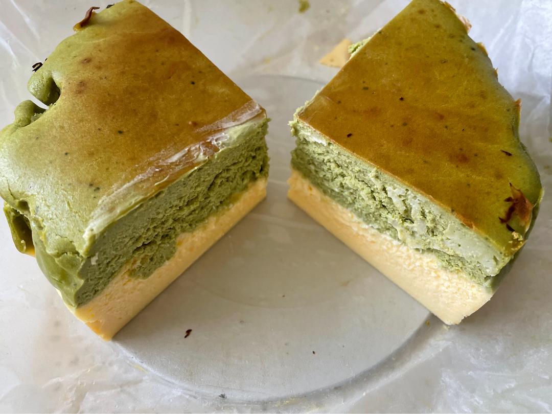 有点粗糙的双层斯巴克蛋糕