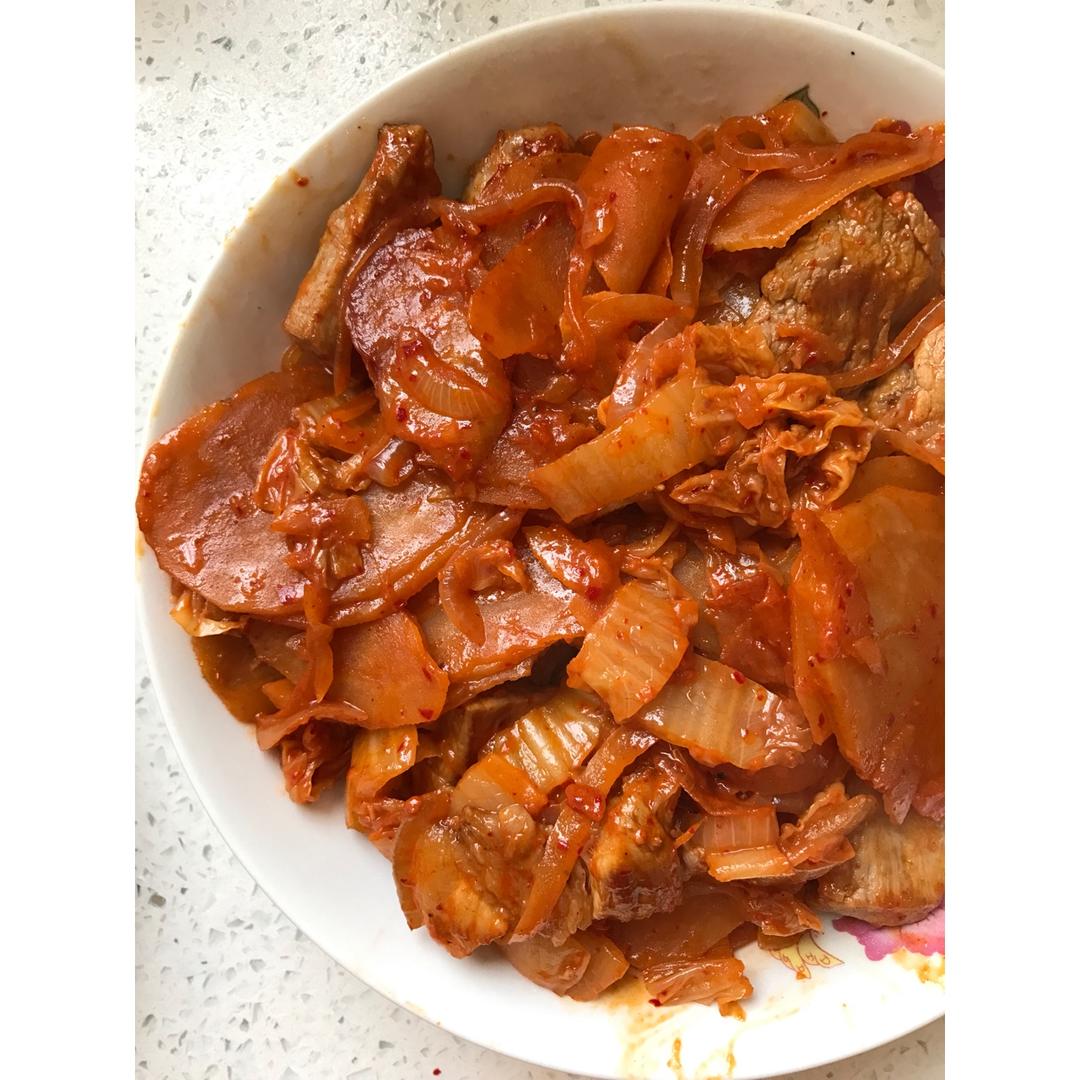 辣白菜五花肉炒土豆片