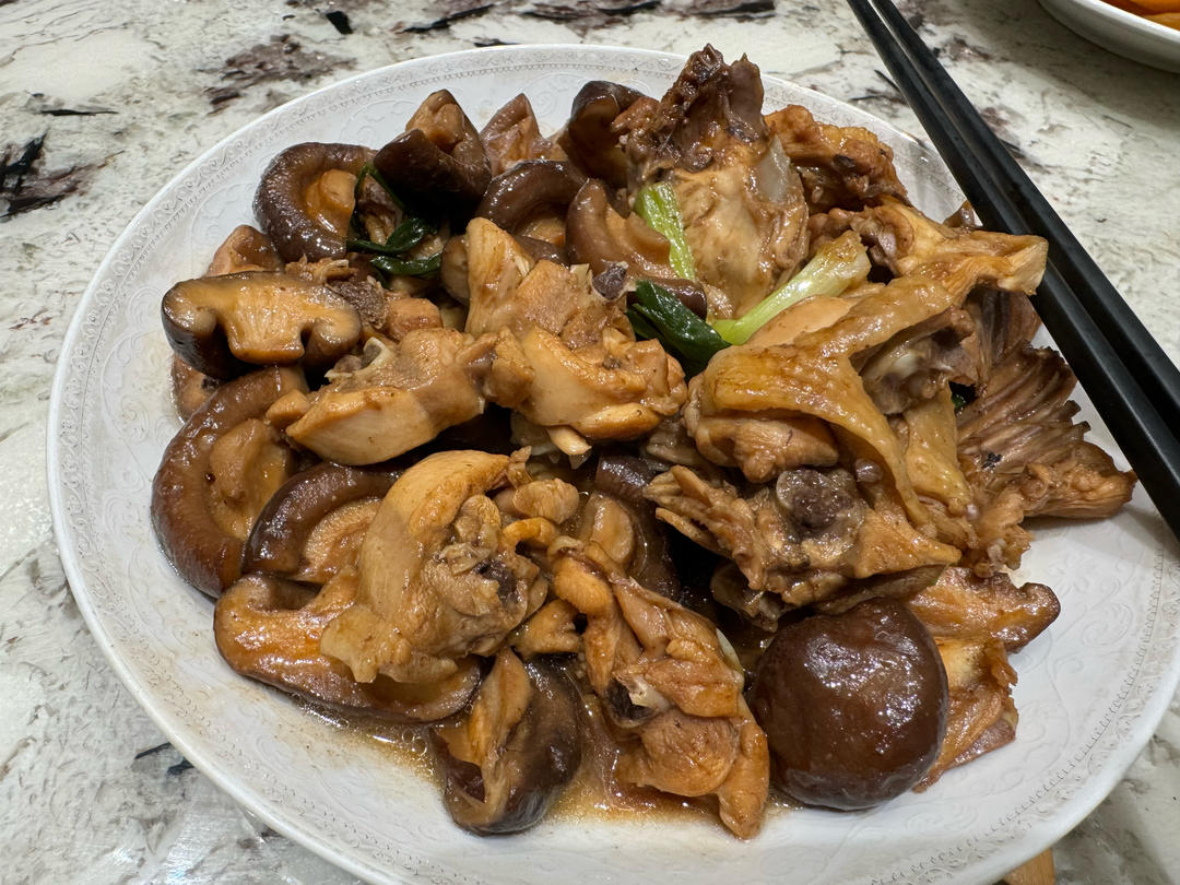 好吃的香菇焖鸡