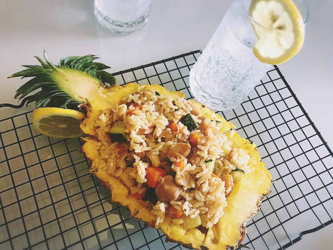 发展中少女celia做的泰式菠萝鸡饭