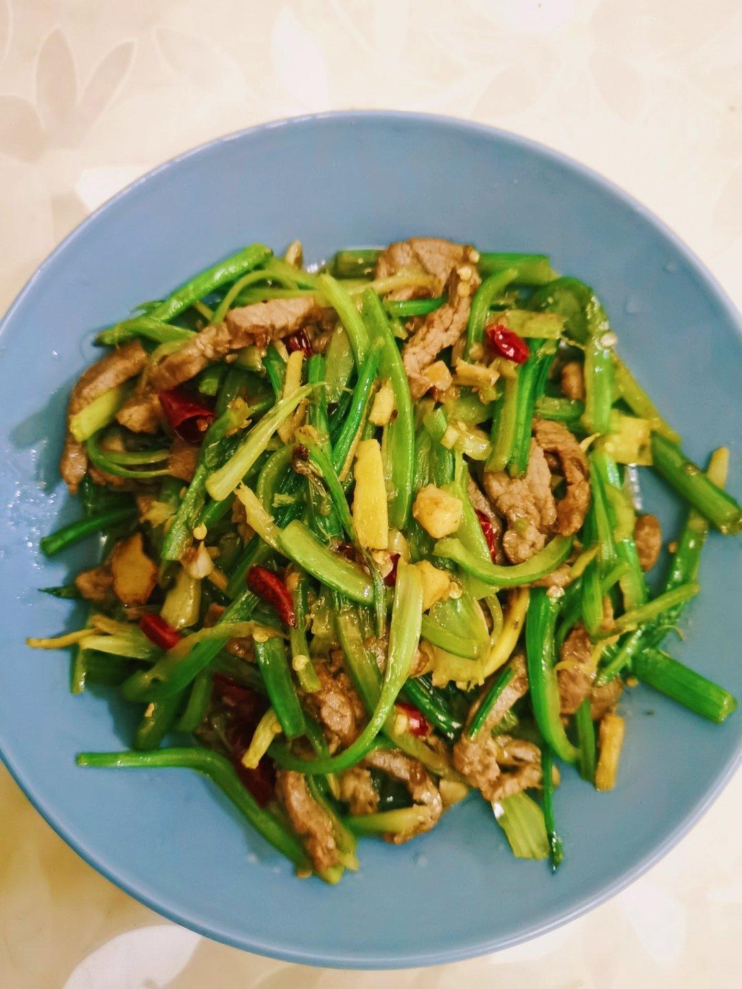 芹菜炒牛肉